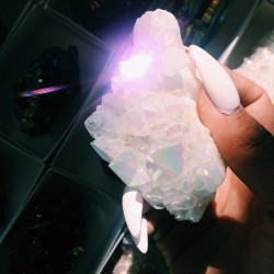 thehoodwitch:The most enchanting piece of Angel Aura I have ever seen! ✨👼 