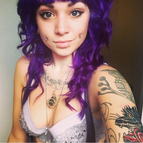 megan-suicide:  My #wcw is this purple haired beauty! 💜💜 i met this cute little lady back in ohio for hell city @vaydasuicide 💜💜 I hope we get to cross paths again !! #suicidegirls @suicidegirls #babe 💋💋 