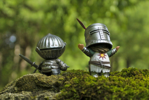 pixalry:  Dark Souls Mini Figurines - Created by Fiona Ng  Figurines available for sale at Fiona’s StoreEnvy Shop. 