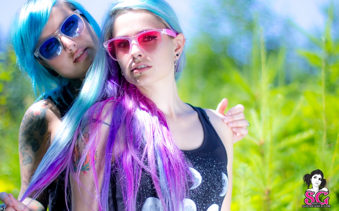 theperfectladies:  Glitch &amp; Ituit Suicide