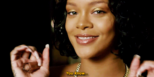 robynfentygifs:How Rihanna uses gloss bomb | FENTY BEAUTY