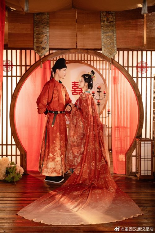 chinese hanfu for wedding by 重回汉唐