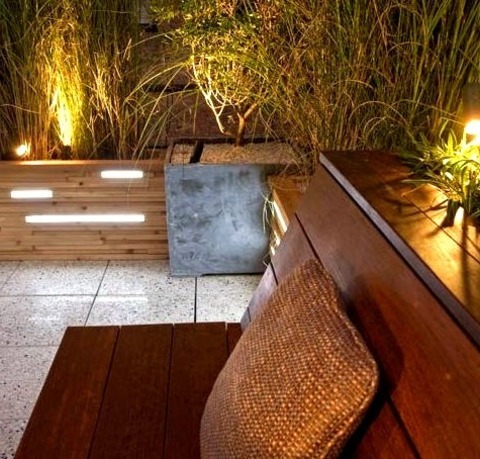 Beach Style Deck - Deck
a medium-sized container garden on a rooftop deck in a beach-style setting