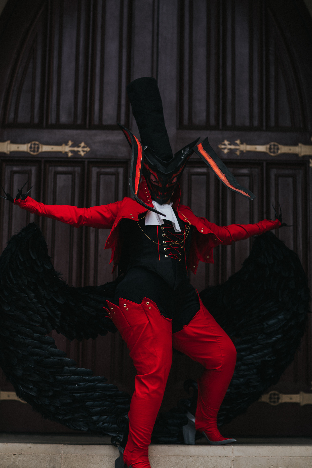 frenzy-virus:  I was Arsene for Akon 29. It was too hot   Lovely photos taken by