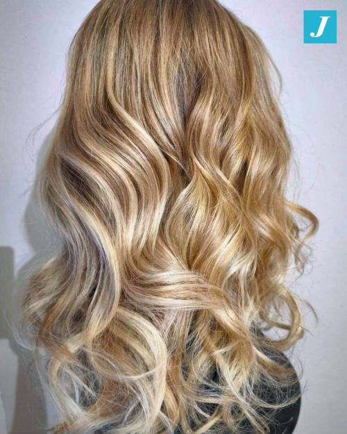 Who said gold?✨⠀⠀⠀⠀⠀⠀⠀⠀⠀ ⠀⠀⠀⠀⠀⠀⠀⠀⠀⠀ #hairartist #instahair #hairlove #lovehair #hairstyle #hair #hai