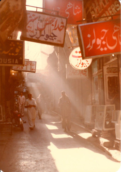 dispirits: bazaar in peshawar, pakistan in 1986. photo by cricrich.