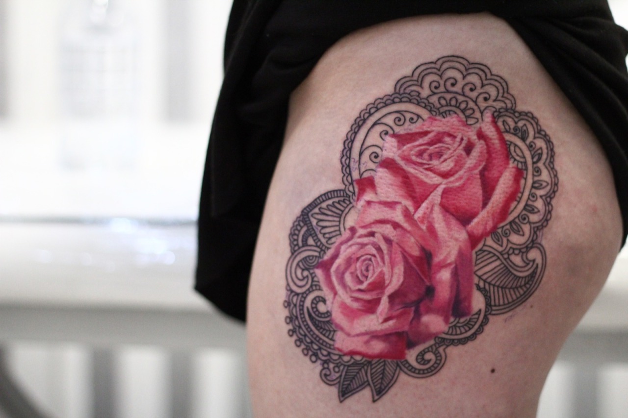 1337tattoos:  Pink roses with Mehndi design by Russ Bishop from TOKYOTATTOO, UKsubmitted