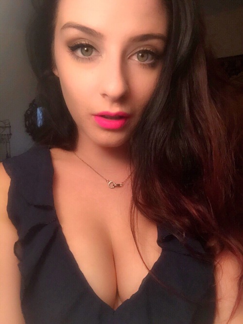 we-should-fuck-now-that-i:  @instarection submitted: Miss you hubs 😘@instarectionMiss you too wifey 😘http://we-should-fuck-now-that-i.tumblr.com/submit
