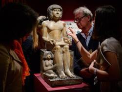 merelygifted:  Ancient Egyptian statue’s £15.8m auction is ‘catastrophic’ for Northampton, says Watchmen writer Alan Moore MadnessReigns hipped me 