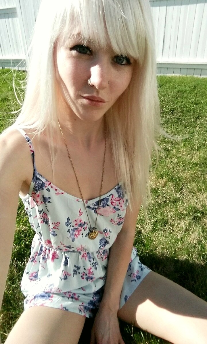 trashylittlefuck:  so much sunshine today! I tried not to squint, I really did