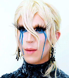 grammylesslana:aquaria’s ‘oil-spill mermaid lewk’ makeup tutorial 💄  
