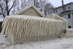 Culturenlifestyle: House Covered In Ice In Lake Ontario Is A Fairytale Sight Photographer