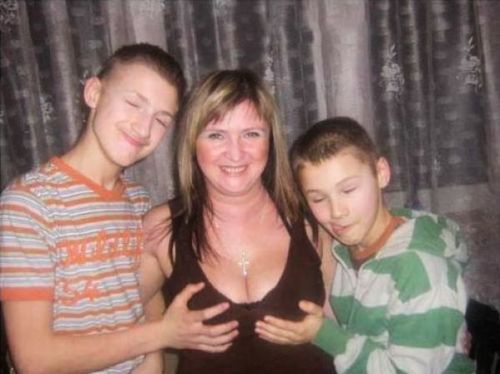 damiengay:  incexxx3:  This is a real family porn pictures