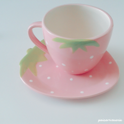 gasaii:Strawberry porcelain. Zakka Mart; pretty home. discount code: strawberryNew blog post!