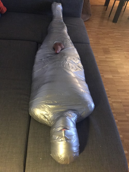 https://lovetapebondage.tumblr.com/post/162527594911