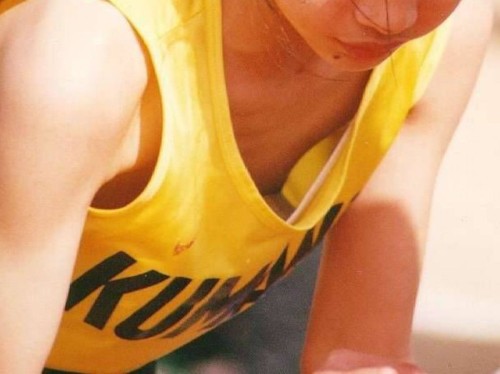 More nip slips and pussy slips pics at http://pussyslip.tumblr.com/