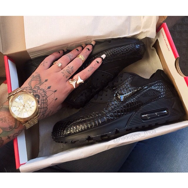 undress-thebarbiee:  Aye I got these too