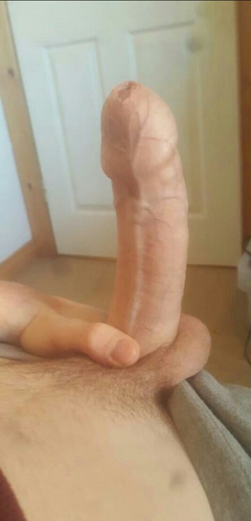 giggythom:Matty 18 irish.  Impressivley thick cock and tight foreskin.