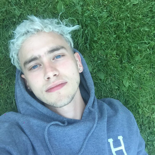 emreturkmen:  Olly Alexander + Selfies (insp) 