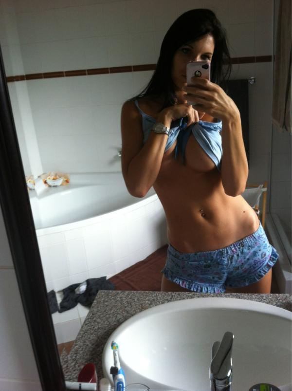 homemadepussy:  More Hot Amateur Girls.: http://sextlocals.com/