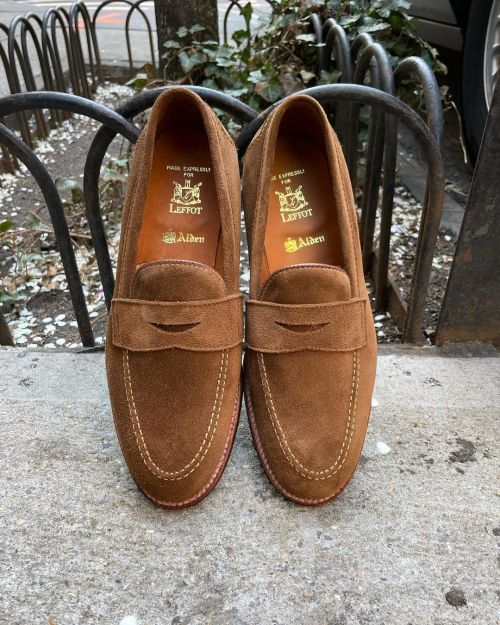 Loafers, loafers, loafers. That’s the name of the game these days. ⁣ ⁣ Our new Alden x Leffot 