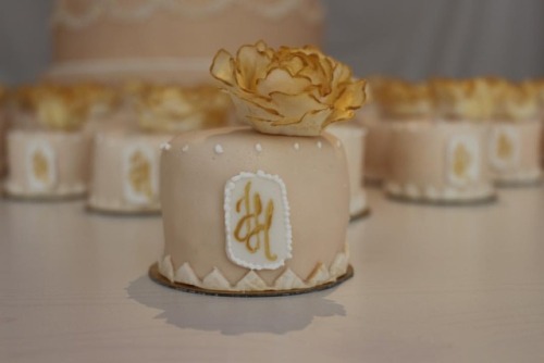 Mini weddingcakes #cakes #cake #miniweddingcakes #wedding #weddingtime #family #friendships #party #