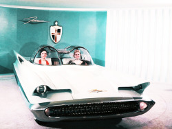 vintagegal:  The Lincoln Futura Concept Car