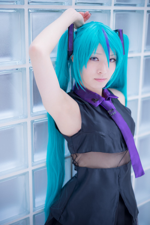 cosplayando:  more Vocaloid cosplay