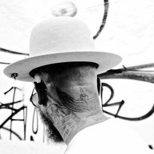 photo: @shannonmccollum
#mikeflo aka #BrimStoker
brim: @artcomesfirst @superduperhats @blackgypsies #BlackAlbino #maat #afrika #KMT ❤️⚫️💚 (at on location…)