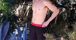 bowleggedspeight:  (⊙‿⊙✿)