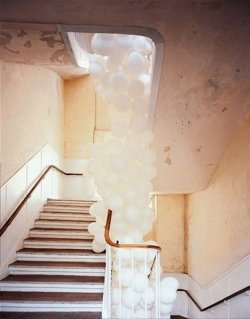 laurencephilomene:  casimms:  chelzillapeacock:  eeejk: balloons 2.jpg 626×800 pixels  