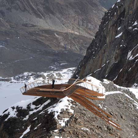 synmirror: Viewing platform for a glacier in Tyrol, Austria by Astearchitecture. I love how one side