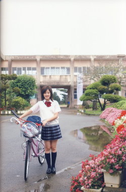 mifei:  seifuku:  wrigley: 夏焼雅  