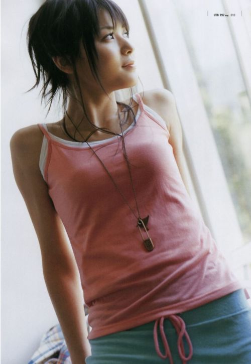 spiegelspiegel:  ganpukudou:  takaakik:  biccchi:  abcbabcba:   appbank:tagkaz:wrigley:矢島舞美    