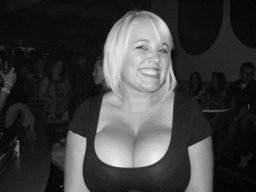 cleavage:  n510509593_126821_4585.jpg (image)