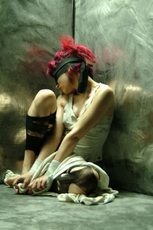 naggisch: secretagentslut: i love this picture. the ripped stockings, the blindfold, how pale s