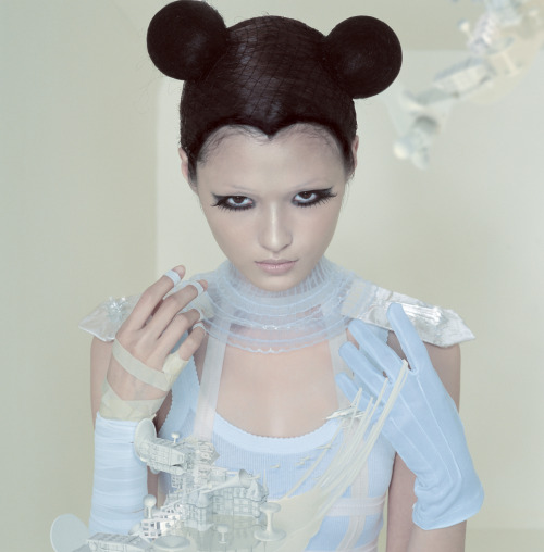White Mickey by: Chen Manfound: thebuigallery porn pictures