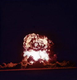 unidentified nuke Blast photo by J R Eyerman