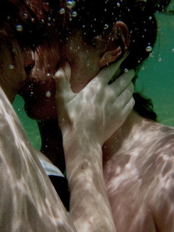 mystical-experiences:  (via fuckyeahunderwaterphotos) 