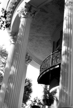 fromme-toyou:  Architecture at Forsyth Park