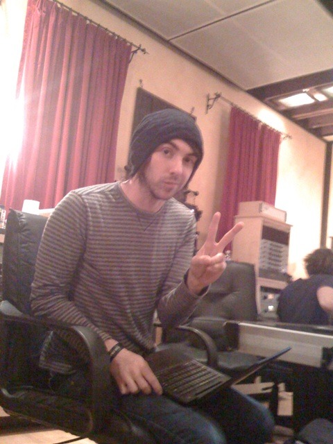 (via the-alltimelow, alexgaskarth)