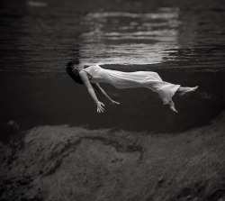 Lady in the Water: 1947 | Shorpy Historical Photographs