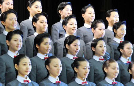 宝塚音楽学校　４０人入学式「清く正しく美しく」（毎日新聞） - Yahoo!ニュース
