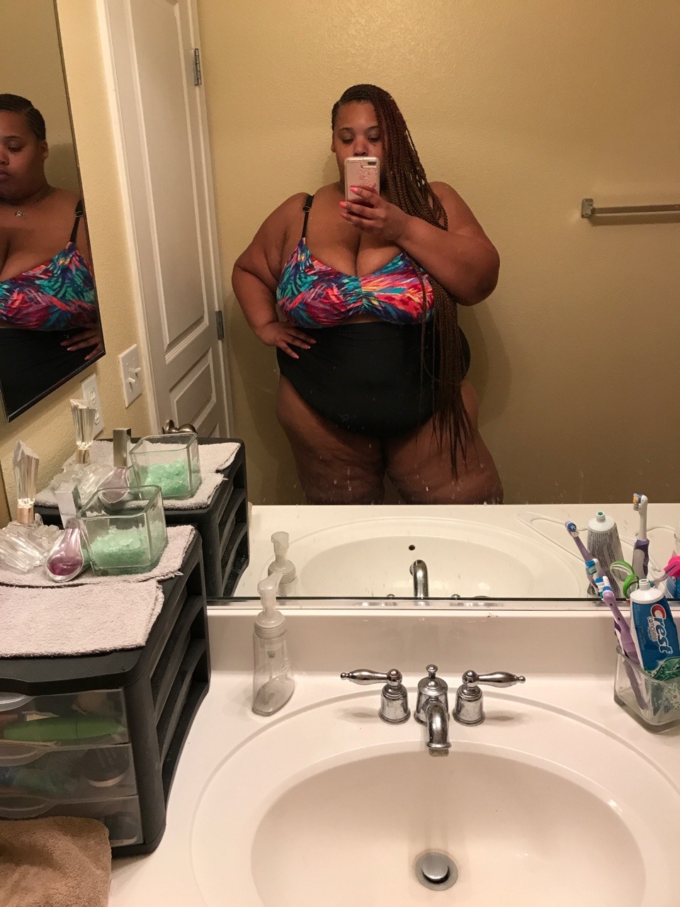 hollycourt55377:  Hawaii in 3 days! This the body the beach getting!