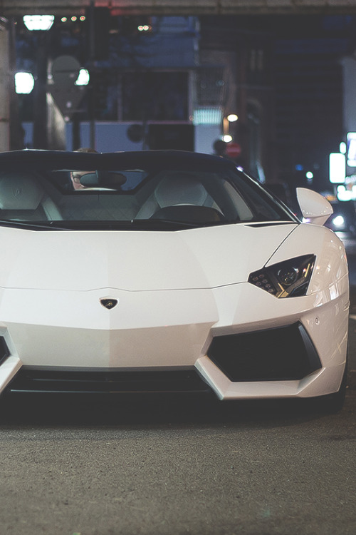 modernambition:Nightshot Aventador | MDRNA | Instagram