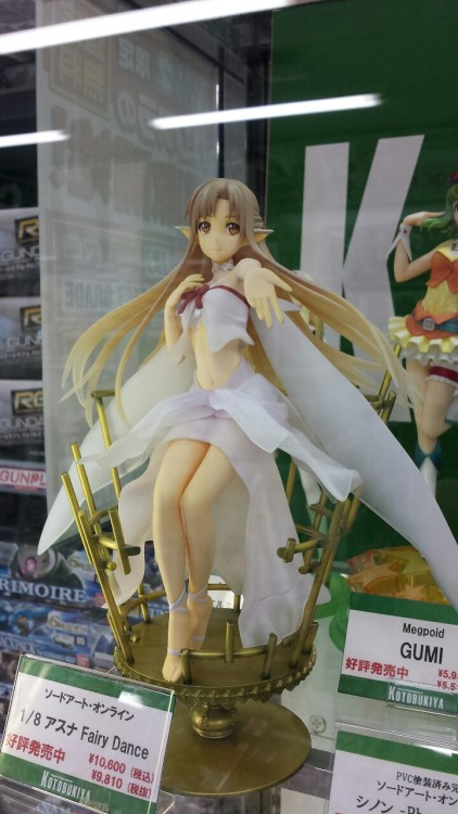 Asuna at the Kotobukiya showcase in Akihabara ( fairy dance edition) Character: Asuna Series: Sword 