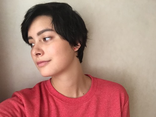 sunpoof:  i’m trying to learn to like my profile