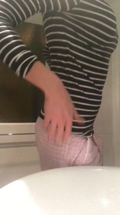 Vegasbottomposts:  I Just Love Waking Up To Her Morning Wood