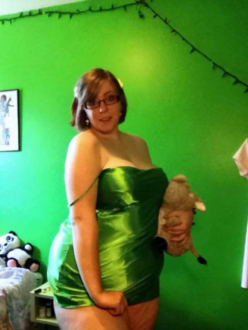 savingthrowvssexy:  lilredbabygirl sent me a sweet set of playful submissions. So cute!   