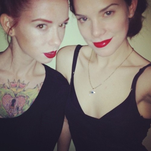 Love this girl. @vauntastic twins for the night.